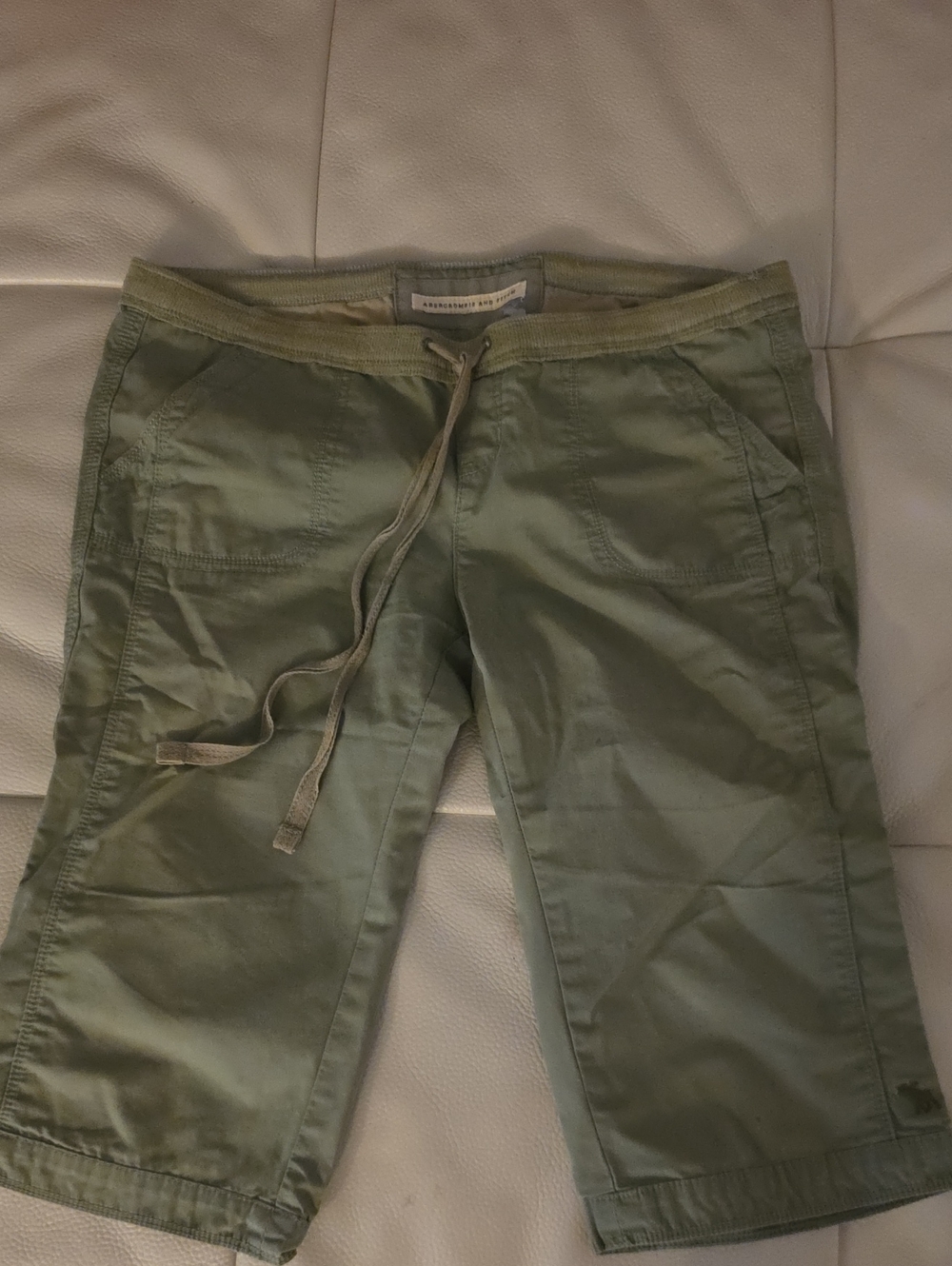 Abercrombie & Fitch Olive Green Cropped Drawstring Pants (100% Cotton)